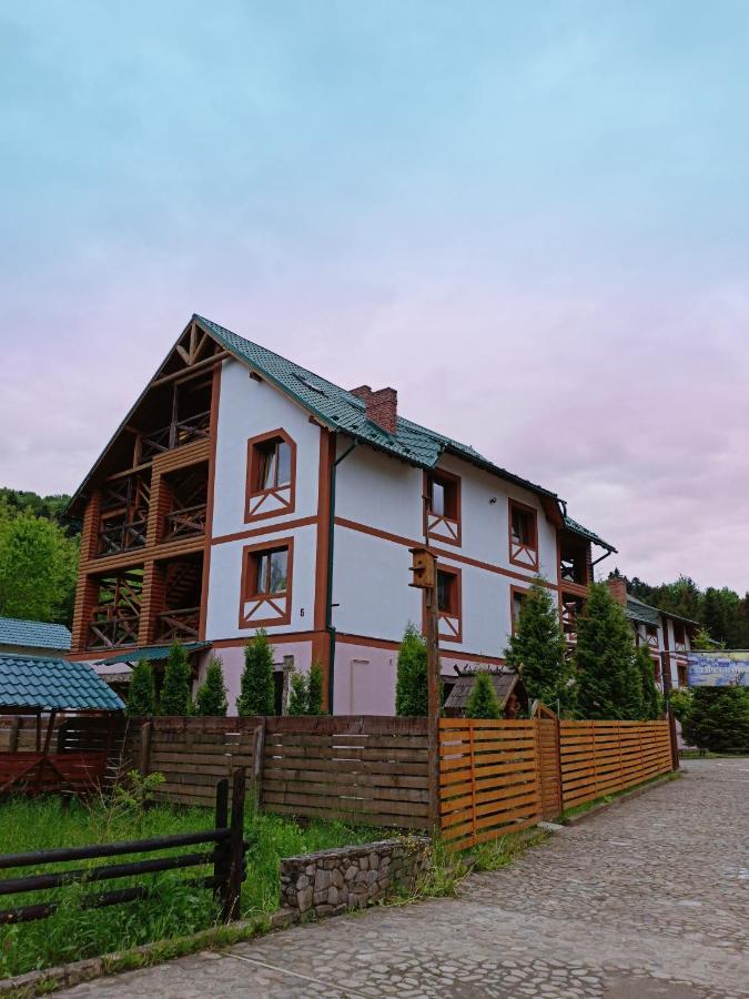 Hirskyy Svitanok Mihove Exteriér fotografie
